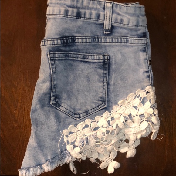 Shorts - Picture 2 of 3